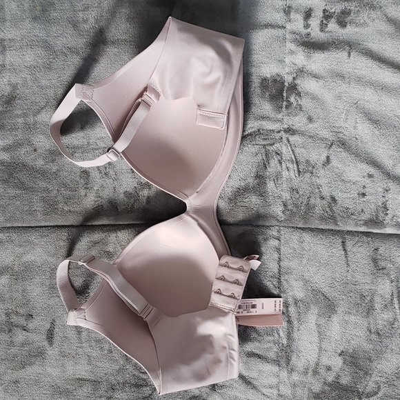 Bras - Picture 2 of 3